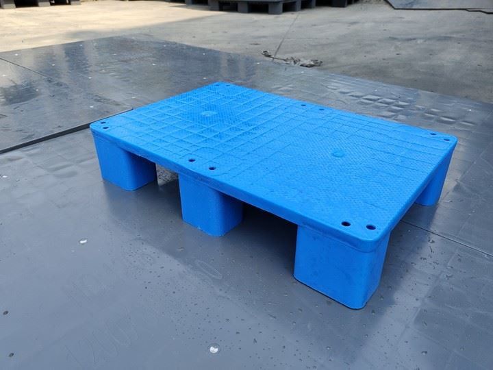 En mängd olika specifikationer plastpall
